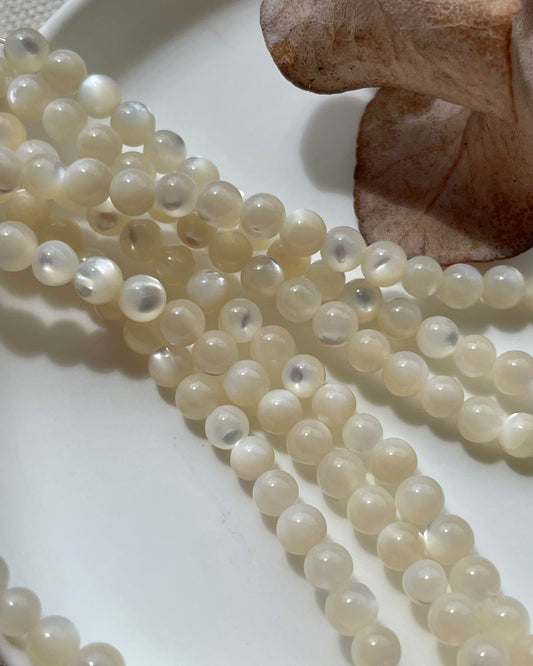 Cream 4mm Mother of Pearl Natural Beads