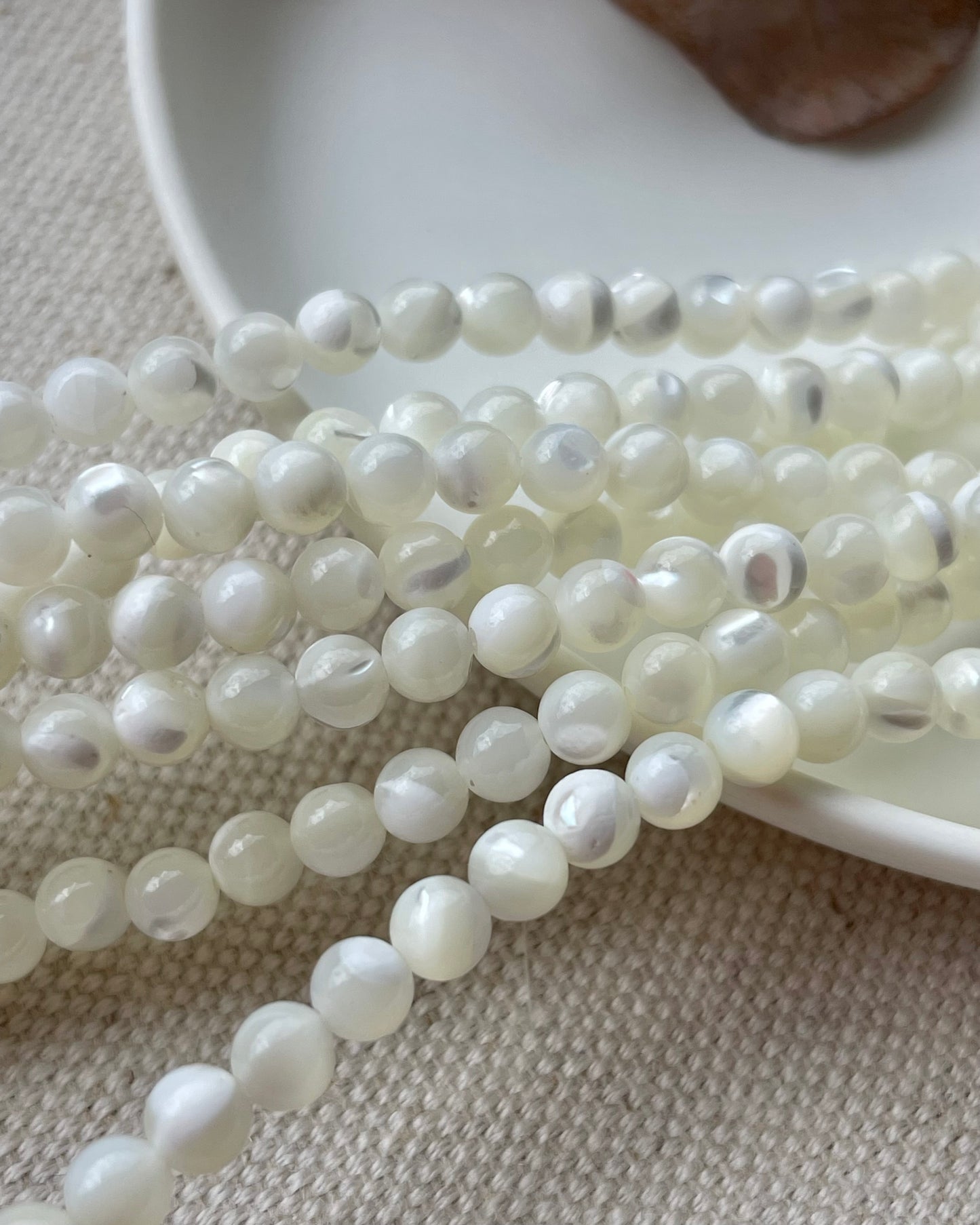 Mother of Pearl 4mm Natural Beads