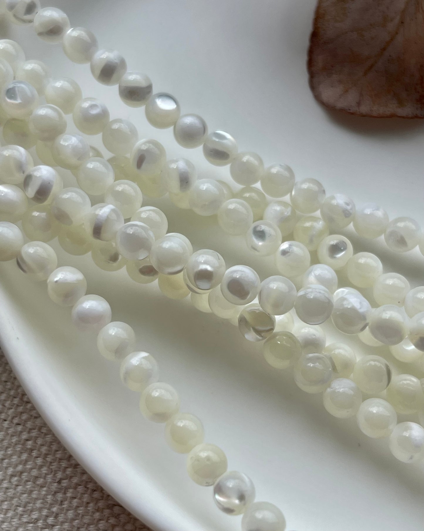 Mother of Pearl 4mm Natural Beads